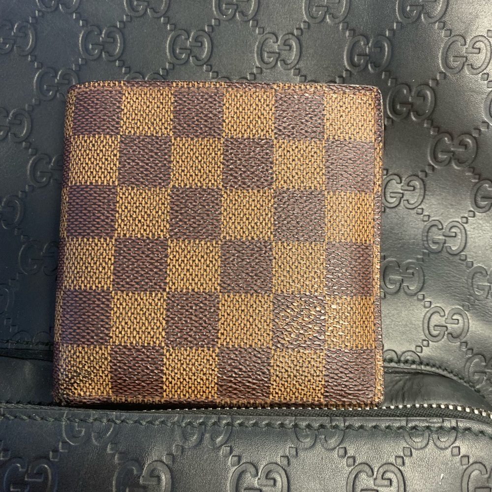 LV bifold Damier Ebene